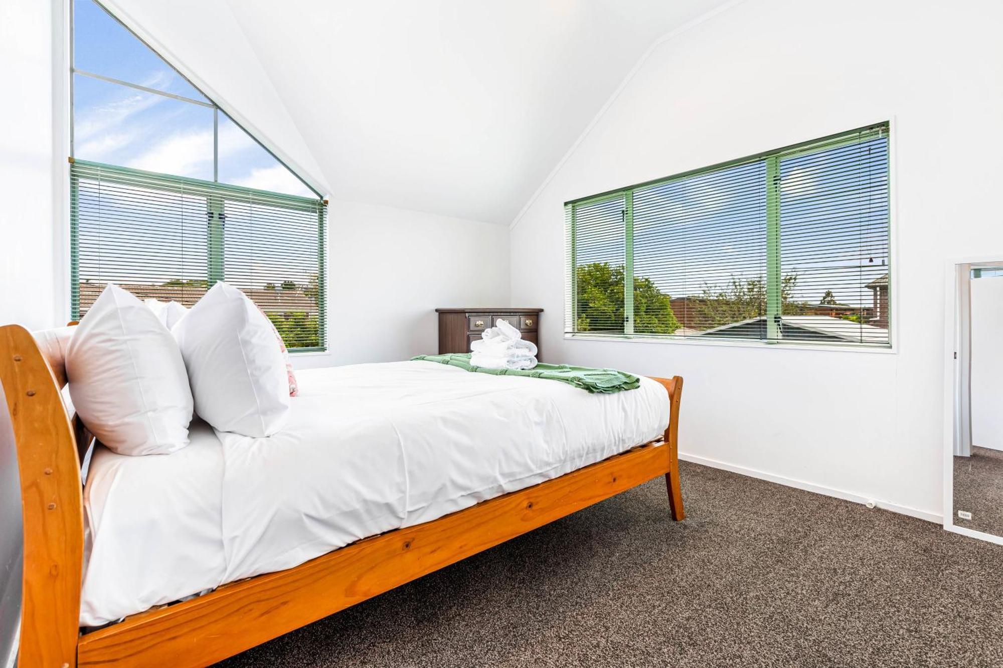 Private And Sunny 3-Bedroom Home With Parking Auckland Buitenkant foto